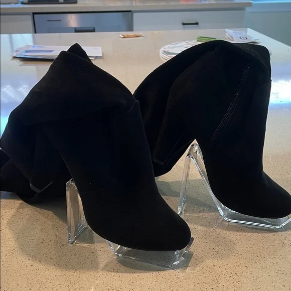 Vepose Black Heeled Boots for Women - Picture 5 of 10